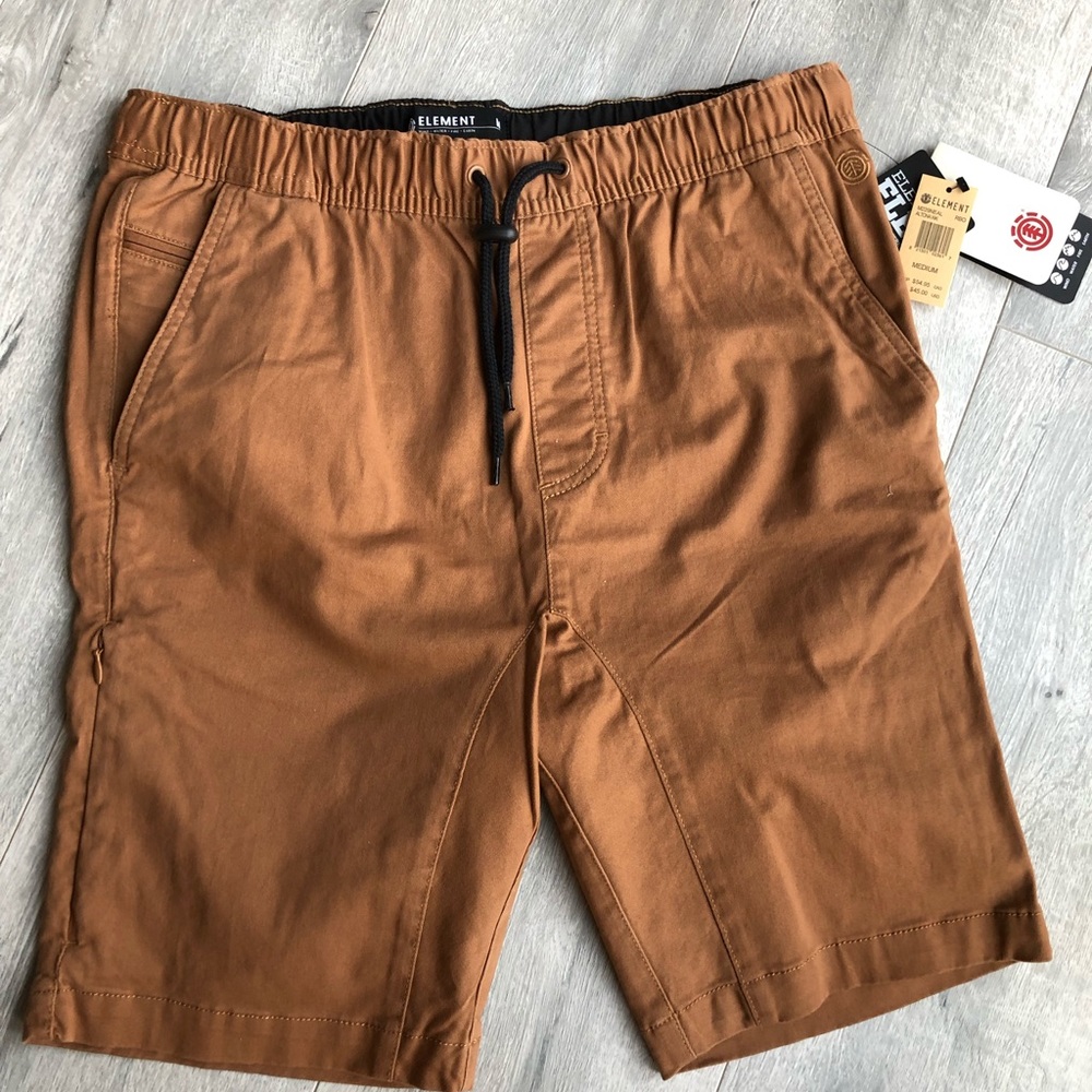 Men’s size medium casual Element shorts NWT